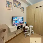 1 Bedroom With Balcony At Qc