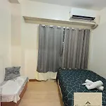 1 Bedroom With Balcony At Qc