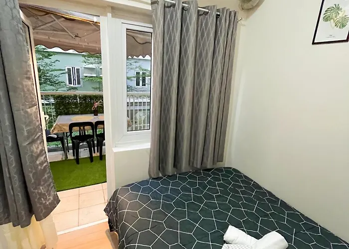 1 Bedroom With Balcony At Qc